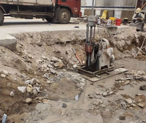 乌尔禾公路下沉压浆